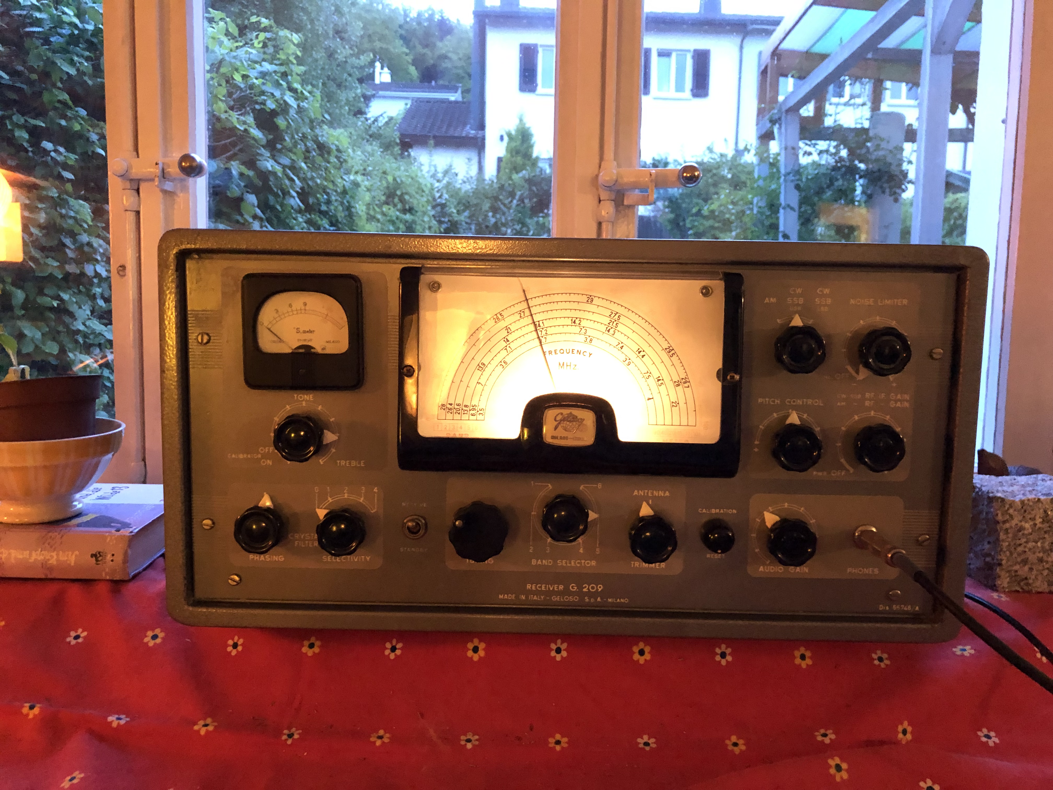 Collecting Old Radios